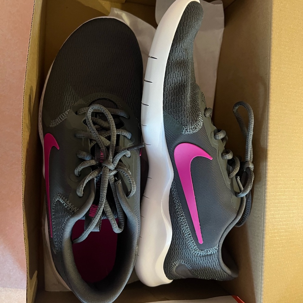 Nike flex shoes